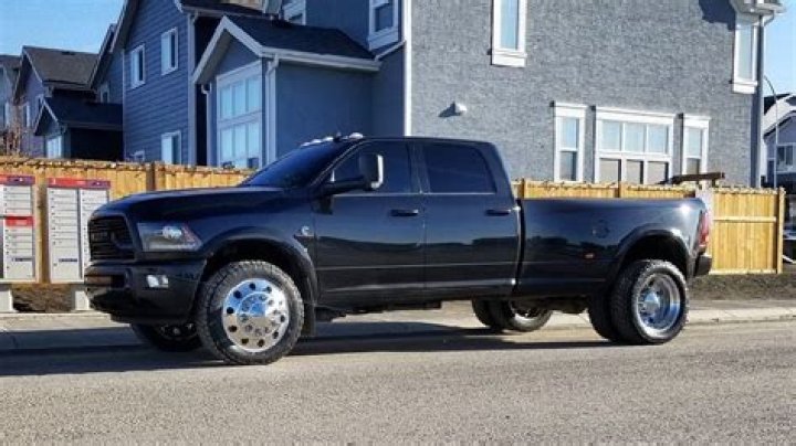Can you put 10 lug wheels on a 24 wheel dually?