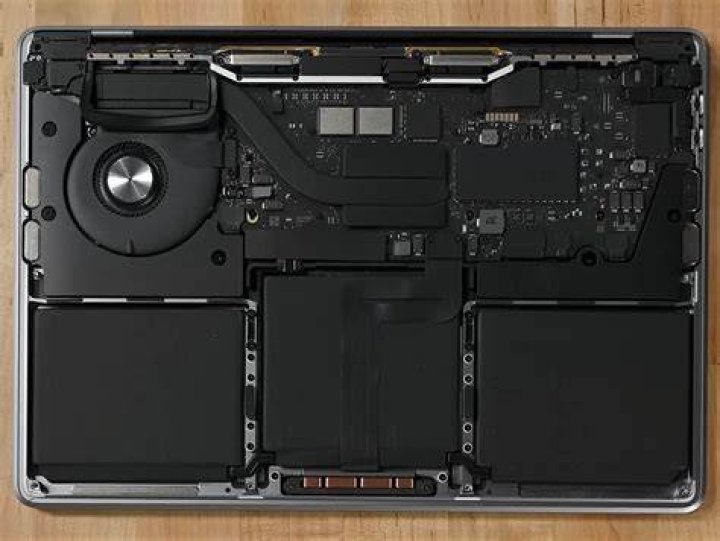 Does MacBook Pro have a subwoofer?