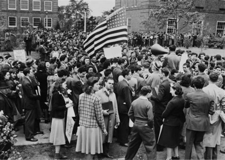 How did Texas economically benefit from the US involvement in World war 2?