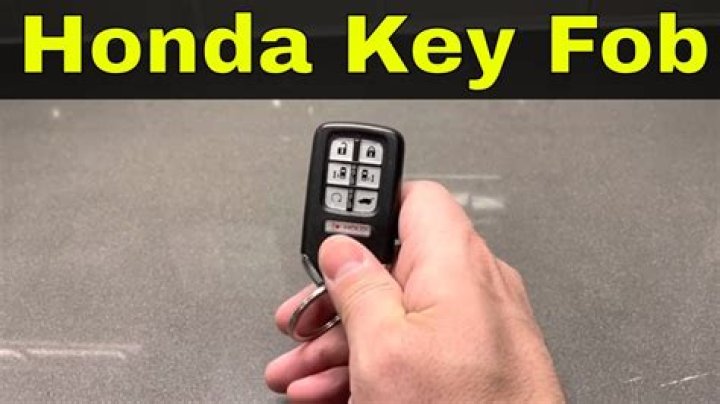 How do you pop open a Honda key fob?