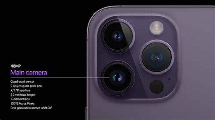 How many megapixels is the iPhone 4 camera?