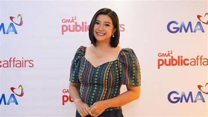 How old is Kara David?