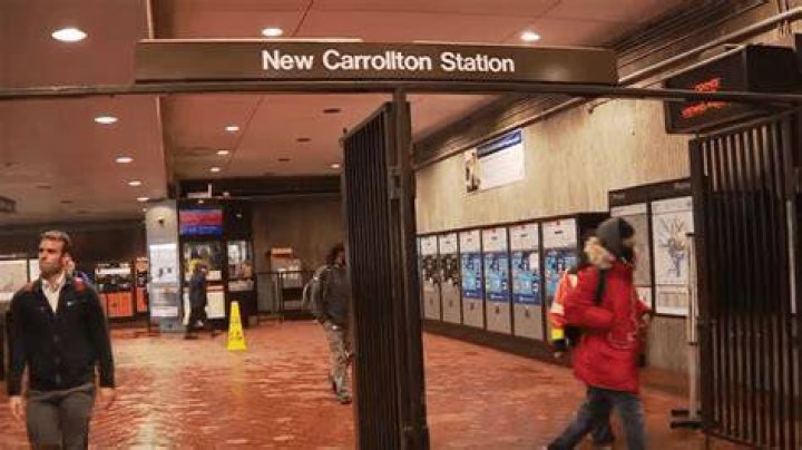 Is New Carrollton Metro station safe?