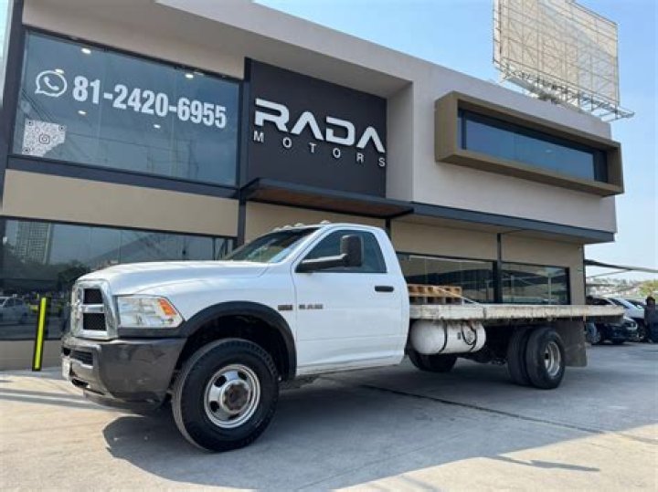 Que motor trae la Dodge Ram 4000 diesel?