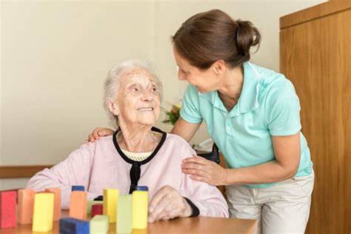 What does a geriatric occupational therapist do?