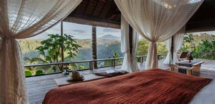 What is an open air bedroom?