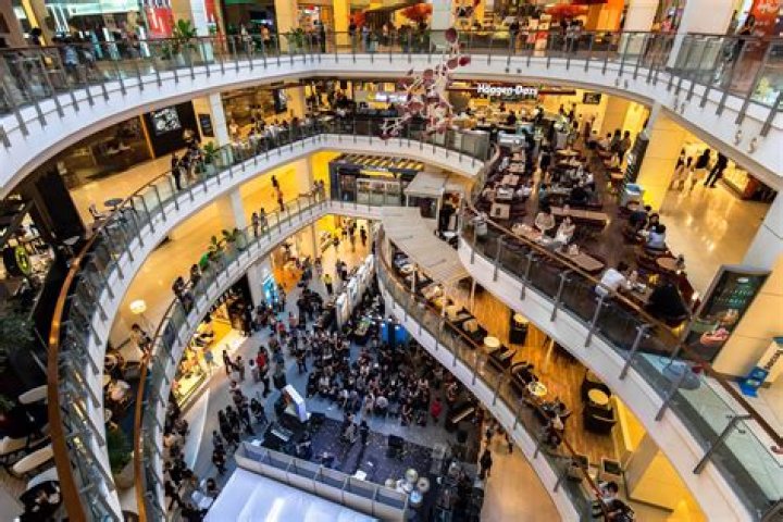 What is the biggest shopping mall in Thailand?