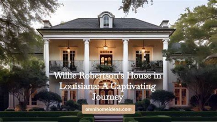 Where in Louisiana does Willie Robertson live?