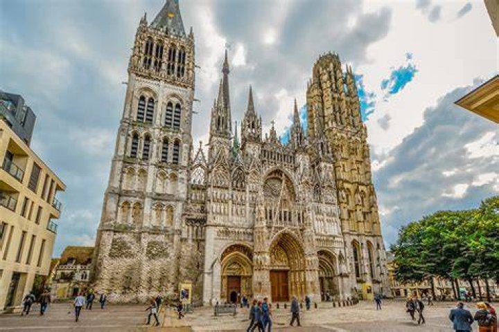 Where is the Rouen Cathedral located?