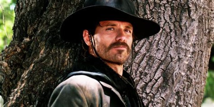 Who did Michael Biehn replace in aliens?