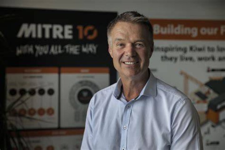 Who is Mitre 10?