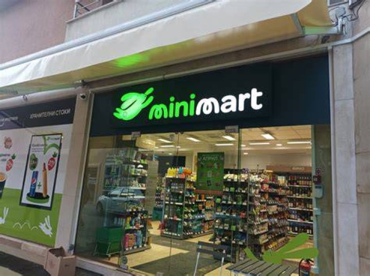 Who owns Mini Mart?