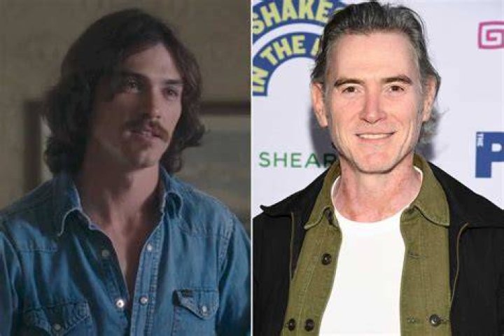 Who sings Tiny Dancer in Almost Famous?