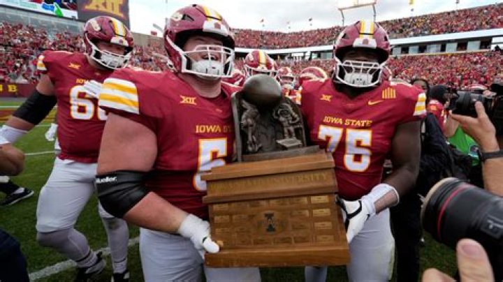 Who won Cy-Hawk game 2021?