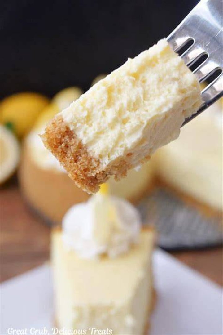 Why do people add lemon juice to cheesecake?